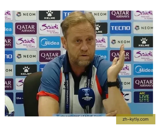 河内主帅谈亚冠判负责任与沟通